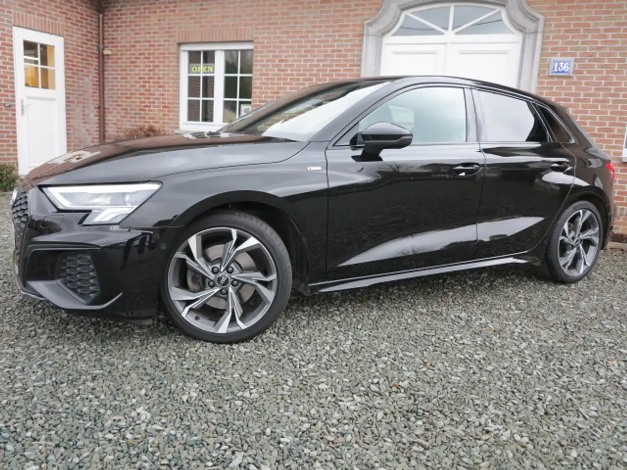 Audi A3 30 TFSI S-Line Business Edition Platinum aut., миниатюра 2