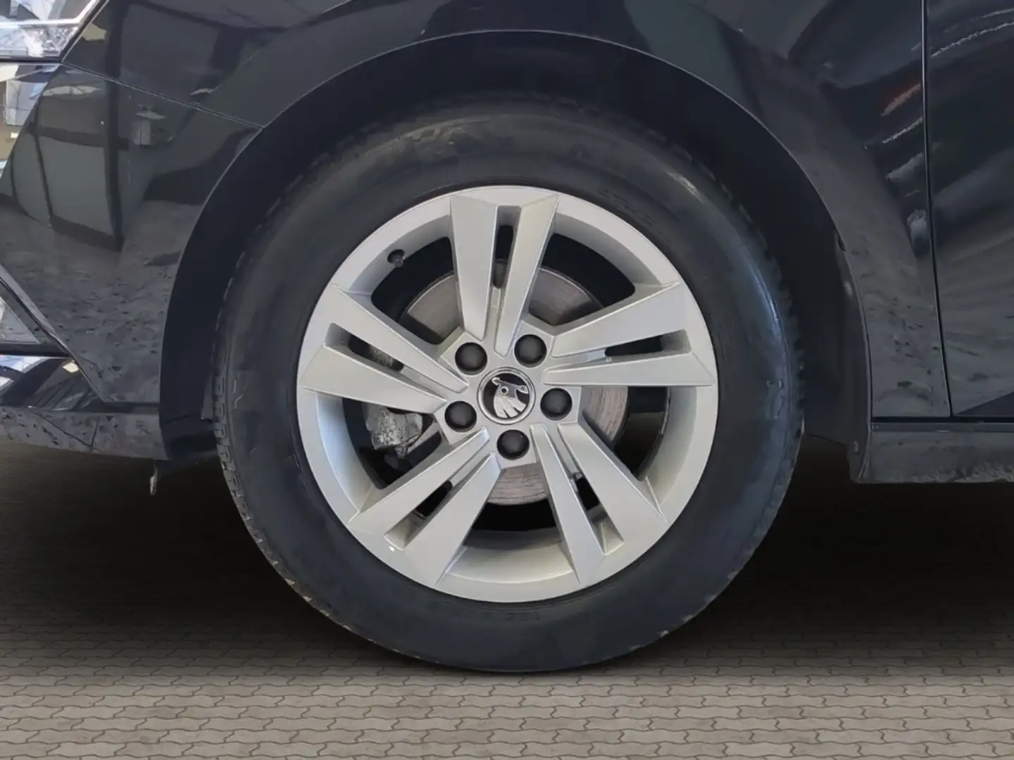 Skoda Fabia Combi 1.0 TSI Ambition Panorama Kamera Klimaautoma Schwarz - 2