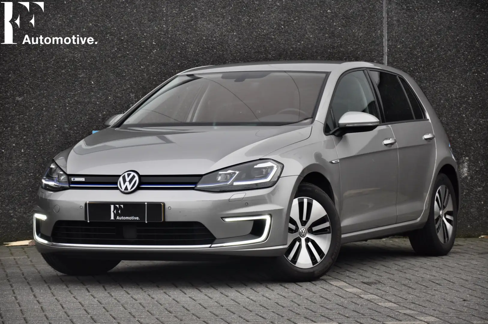 Volkswagen e-Golf | Adaptive cruise control |Apple CarPlay | PDC Grijs - 1