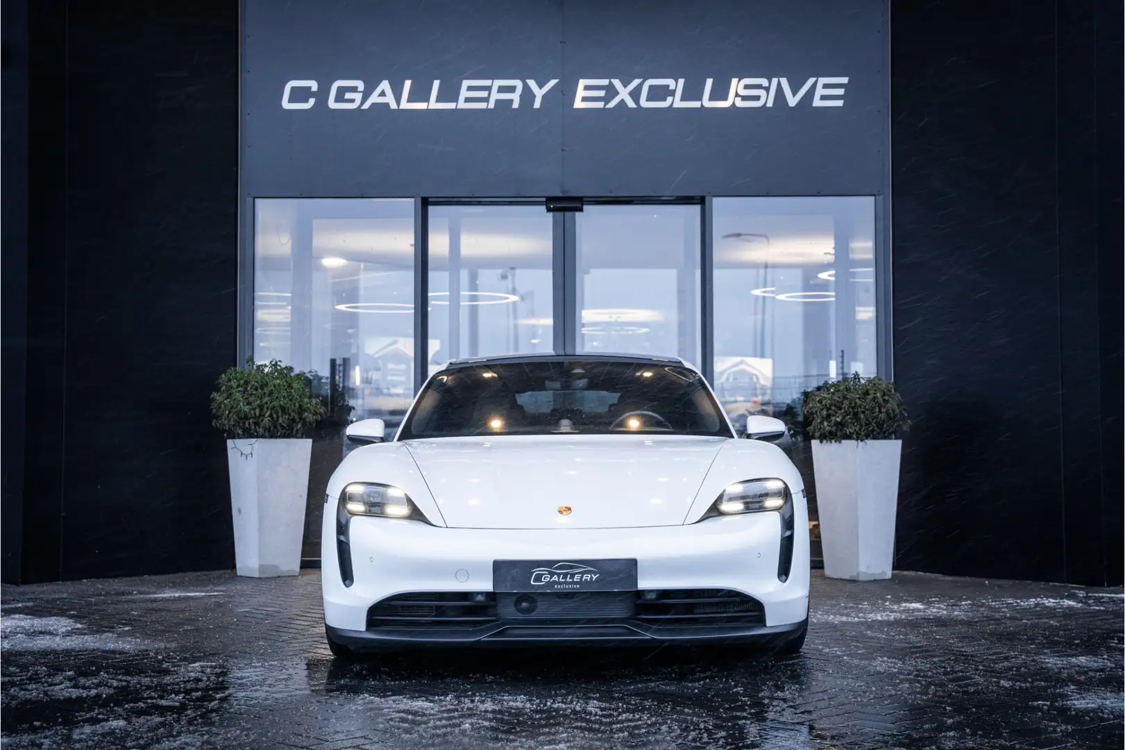 Porsche Taycan Performance 84 kWh - Origineel NL | Panorama | Spo Weiß - 2