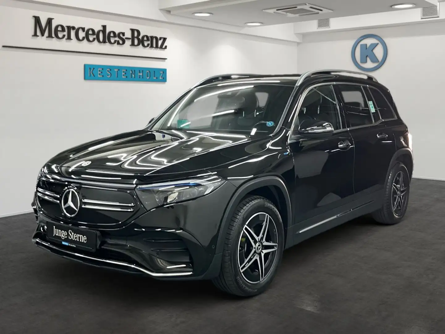 Mercedes-Benz EQB 300 4MATIC AMG+PANO+KEYLESS+SOUNDSYSTEM+SHZ Schwarz - 2