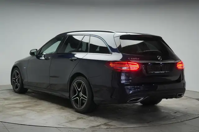Mercedes-Benz C-Class view 5