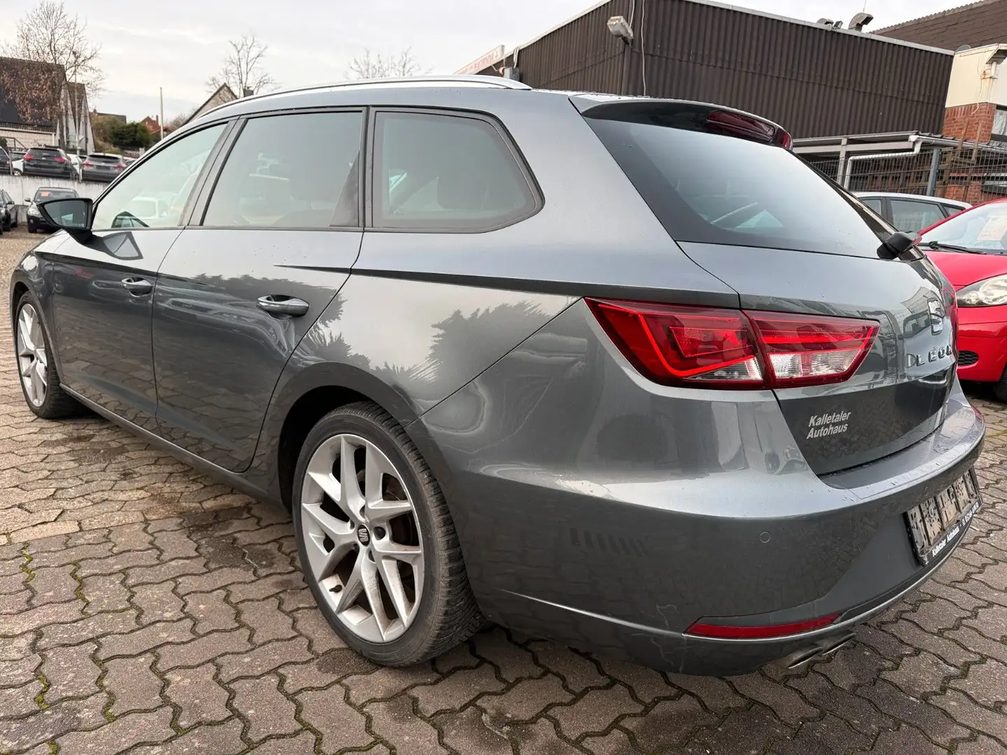 SEAT Leon 1.4 TSI FR DSG Klimaautomatik,Teileder,Navi Grau - 2