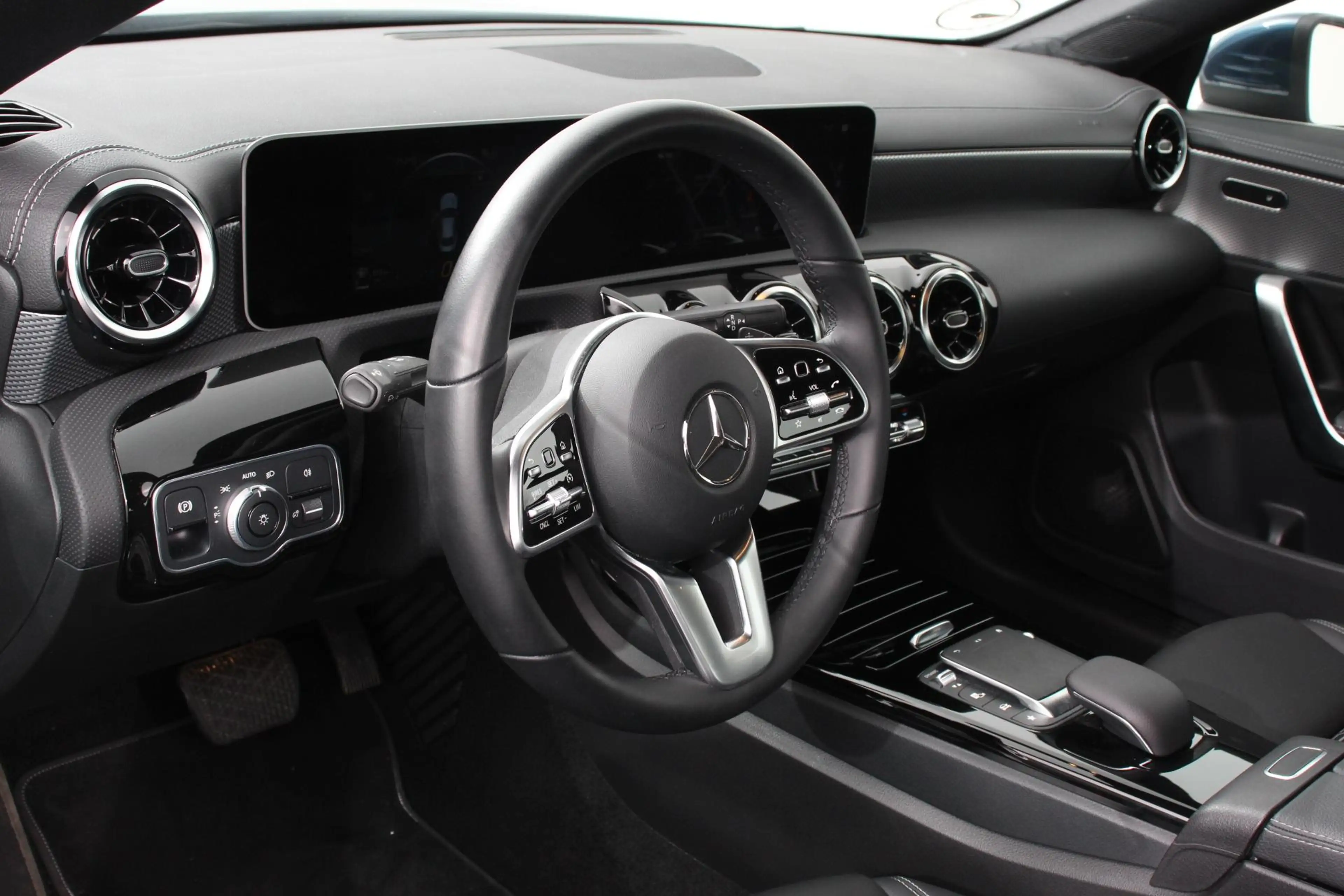 Mercedes-Benz CLA 200 Automaat Progressive Navigatie Climate Control Led — photo 3