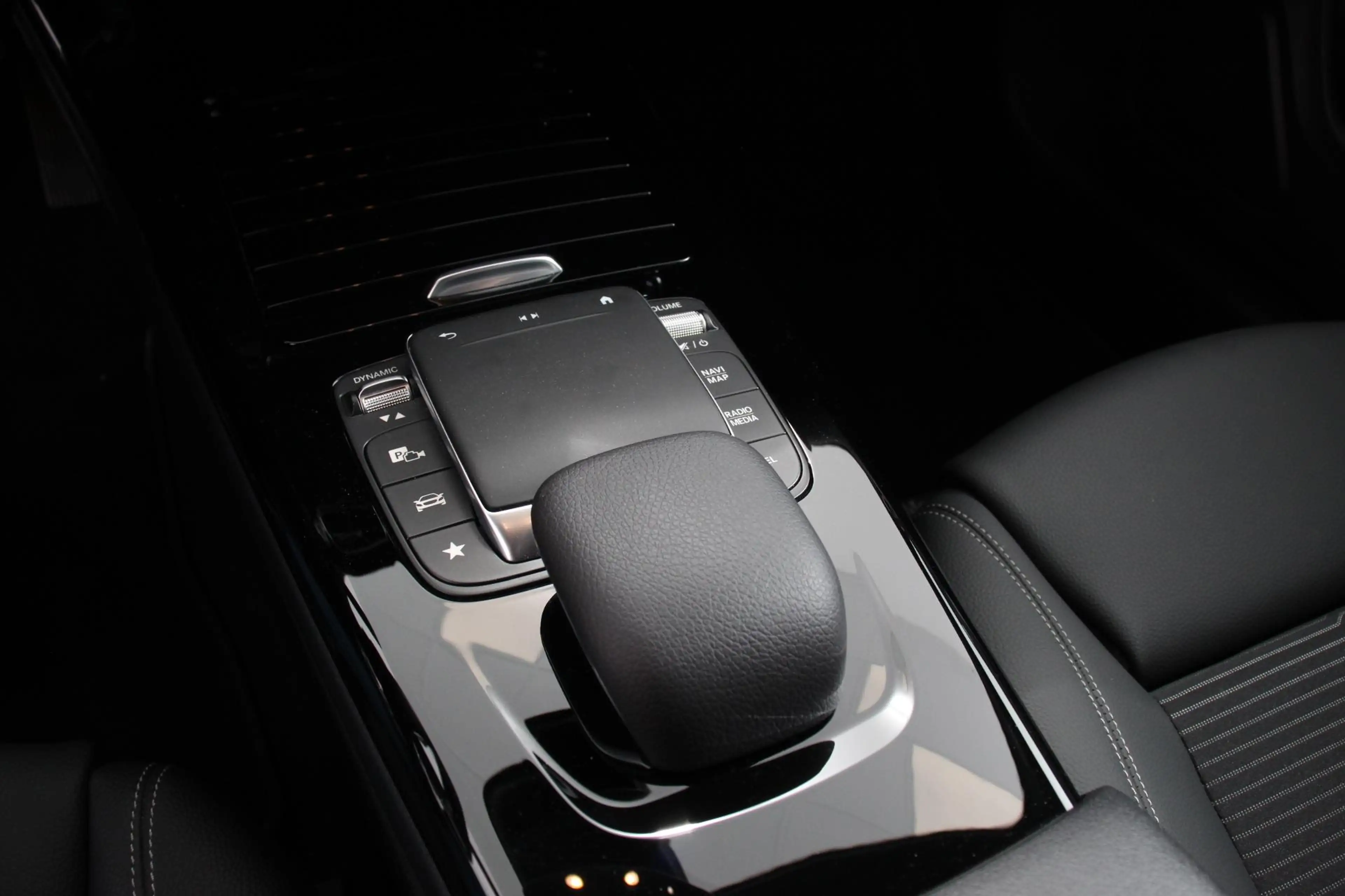 Mercedes-Benz CLA 200 Automaat Progressive Navigatie Climate Control Led — photo 15
