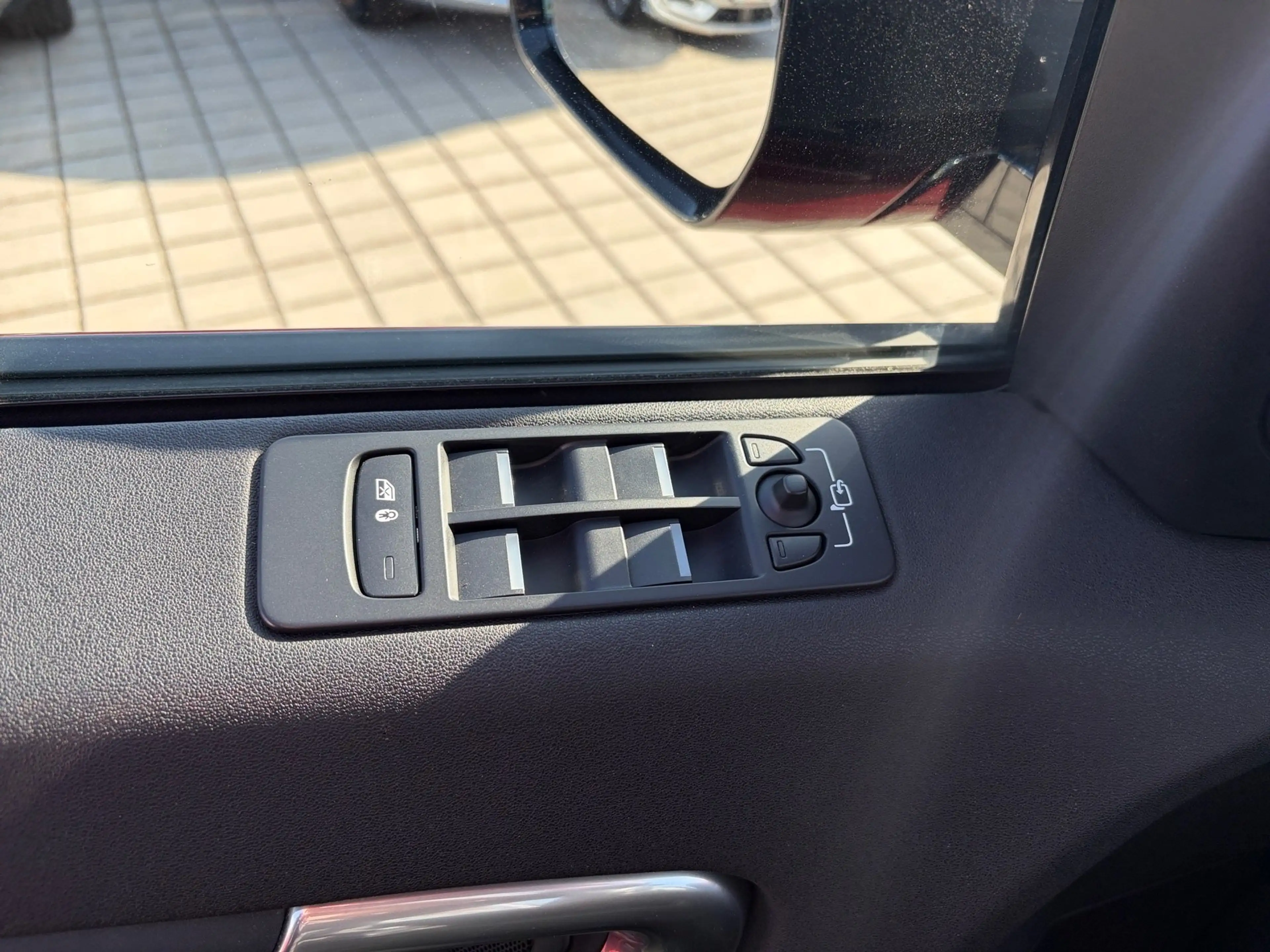 Land Rover Discovery Sport 2.0 TD4 HSE — photo 15