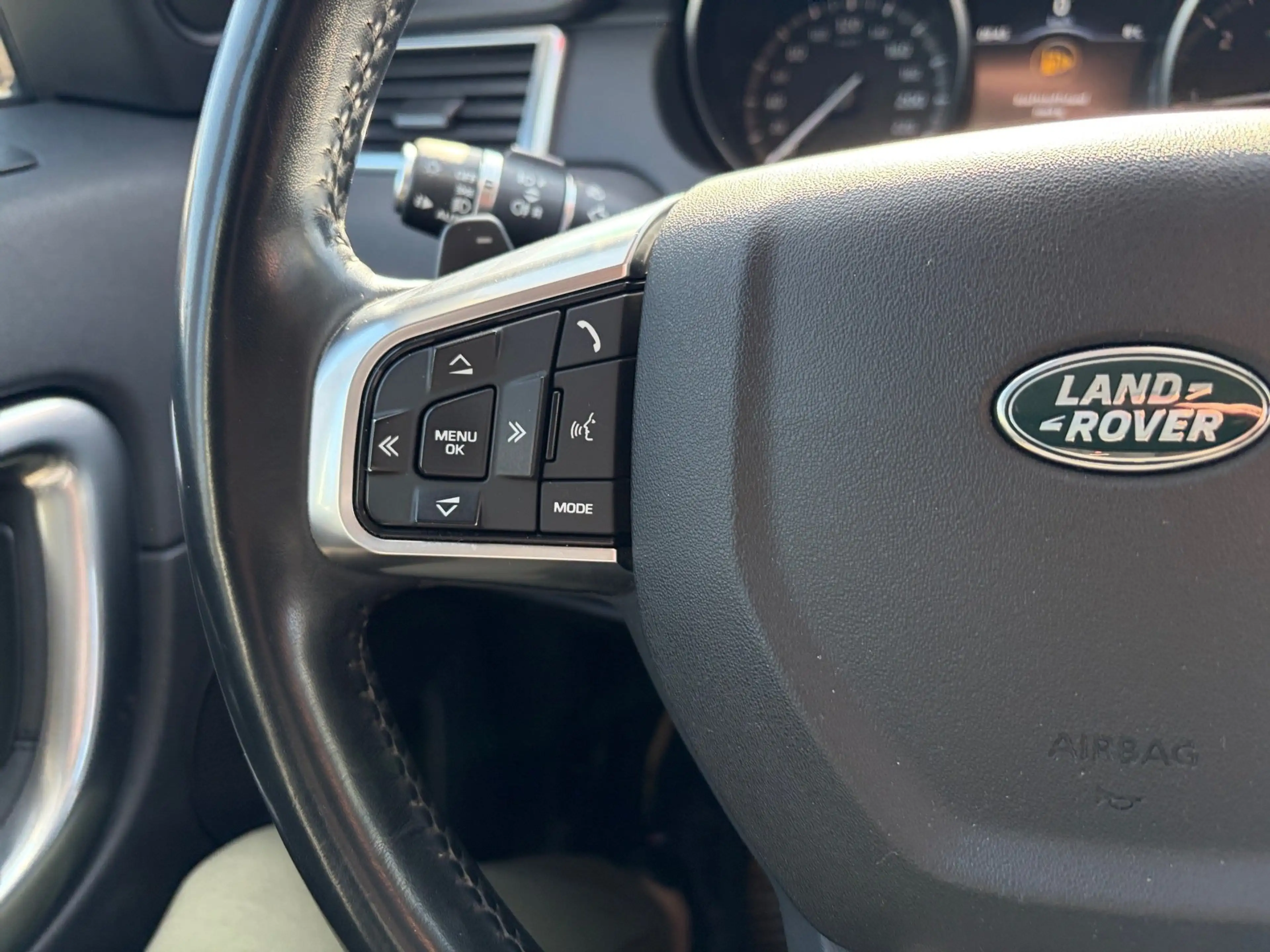 Land Rover Discovery Sport 2.0 TD4 HSE — photo 11