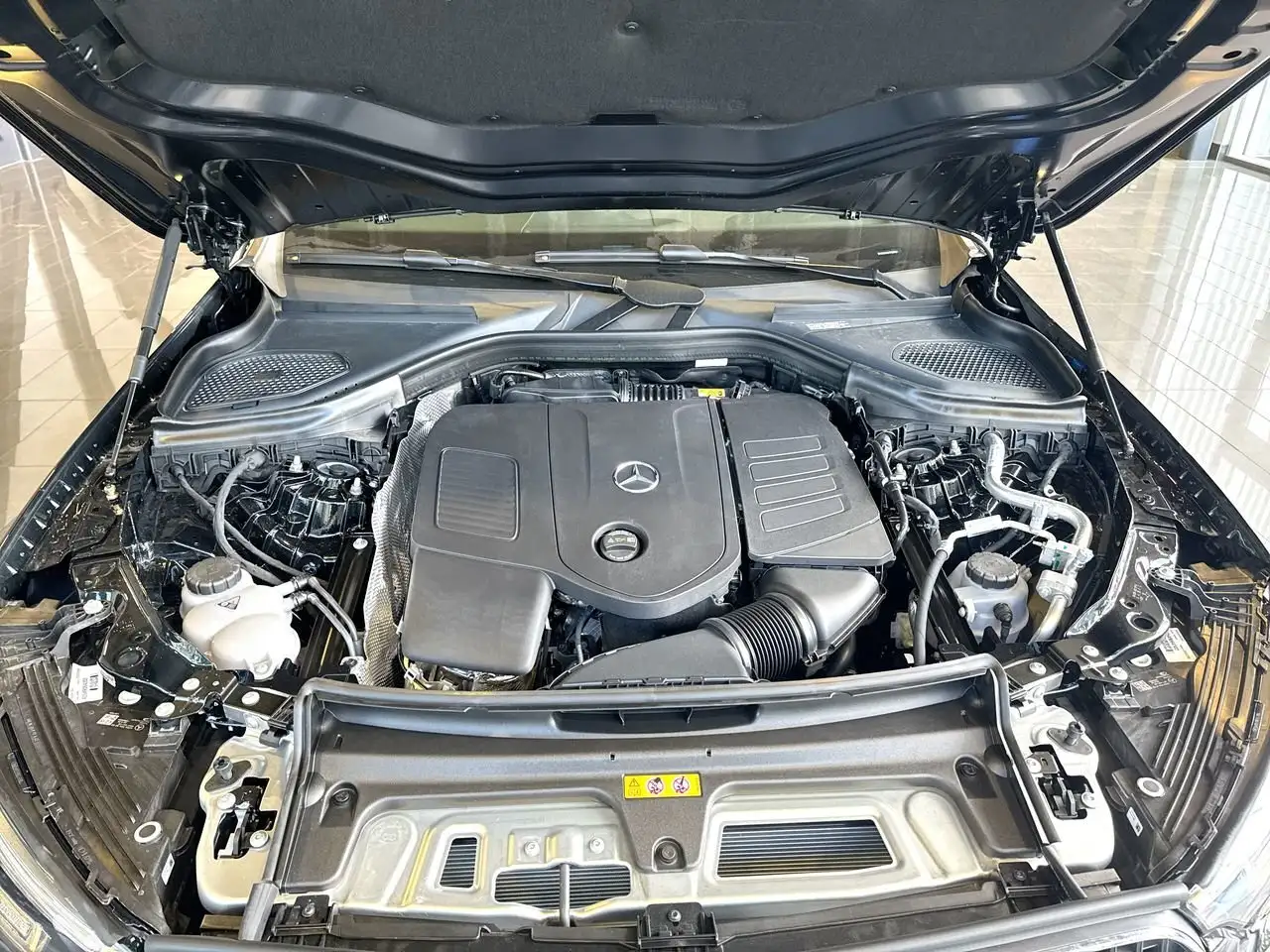Mercedes-Benz GLC снимка Mercedes-Benz GLC