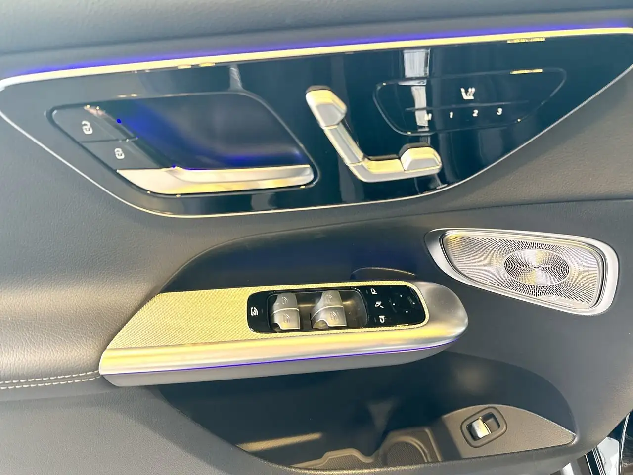 Mercedes-Benz GLC снимка Mercedes-Benz GLC