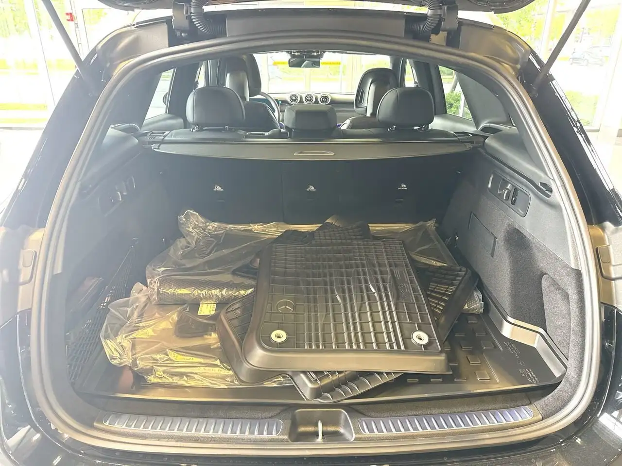 Mercedes-Benz GLC снимка Mercedes-Benz GLC