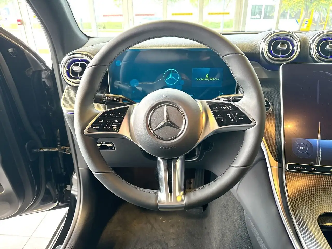 Mercedes-Benz GLC снимка Mercedes-Benz GLC