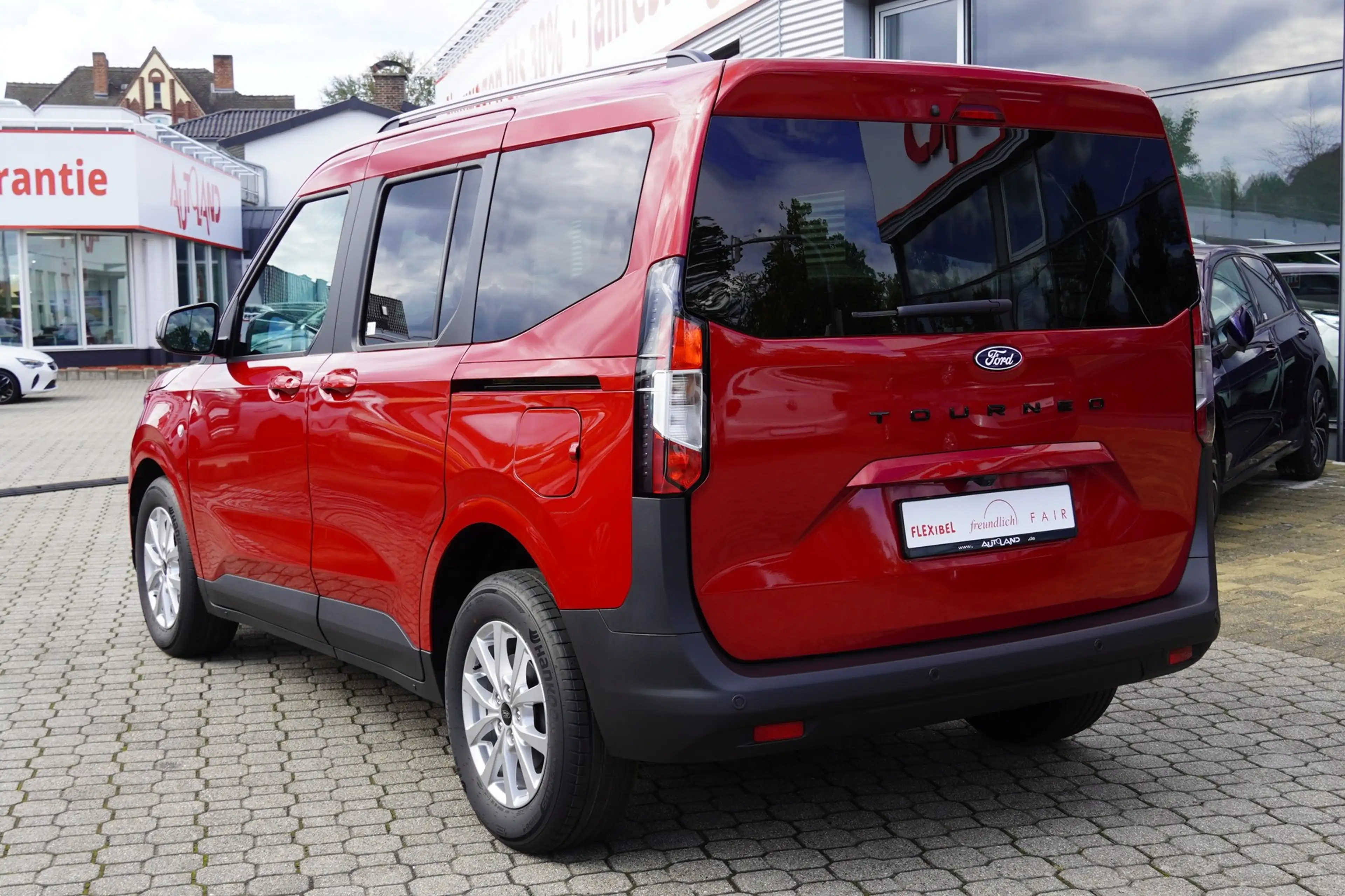 Ford Tourneo Courier Titanium 1.0 EB Aut. Kamera Tempom — photo 3
