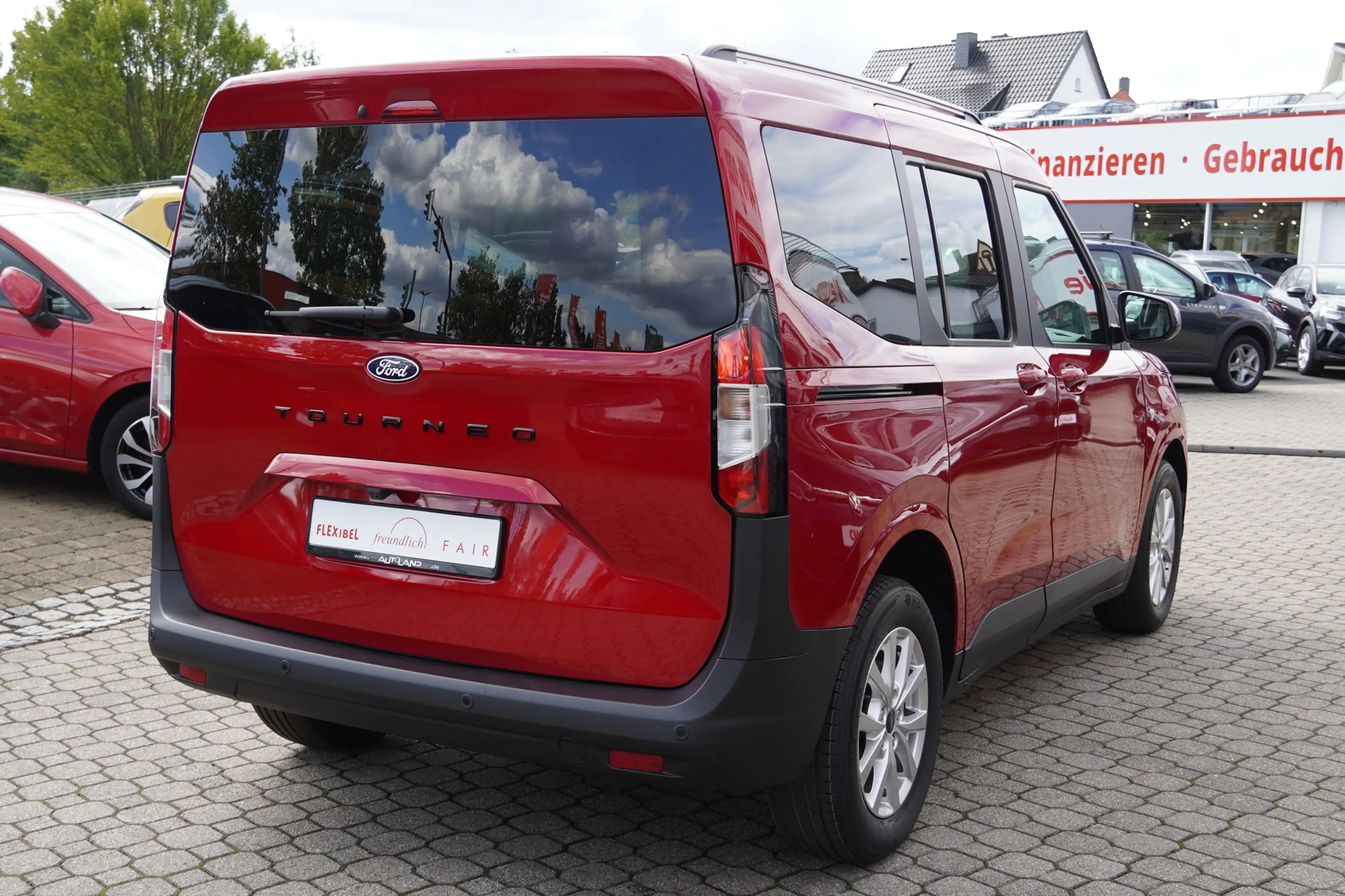 Ford Tourneo Courier Titanium 1.0 EB Aut. Kamera Tempom — photo 4