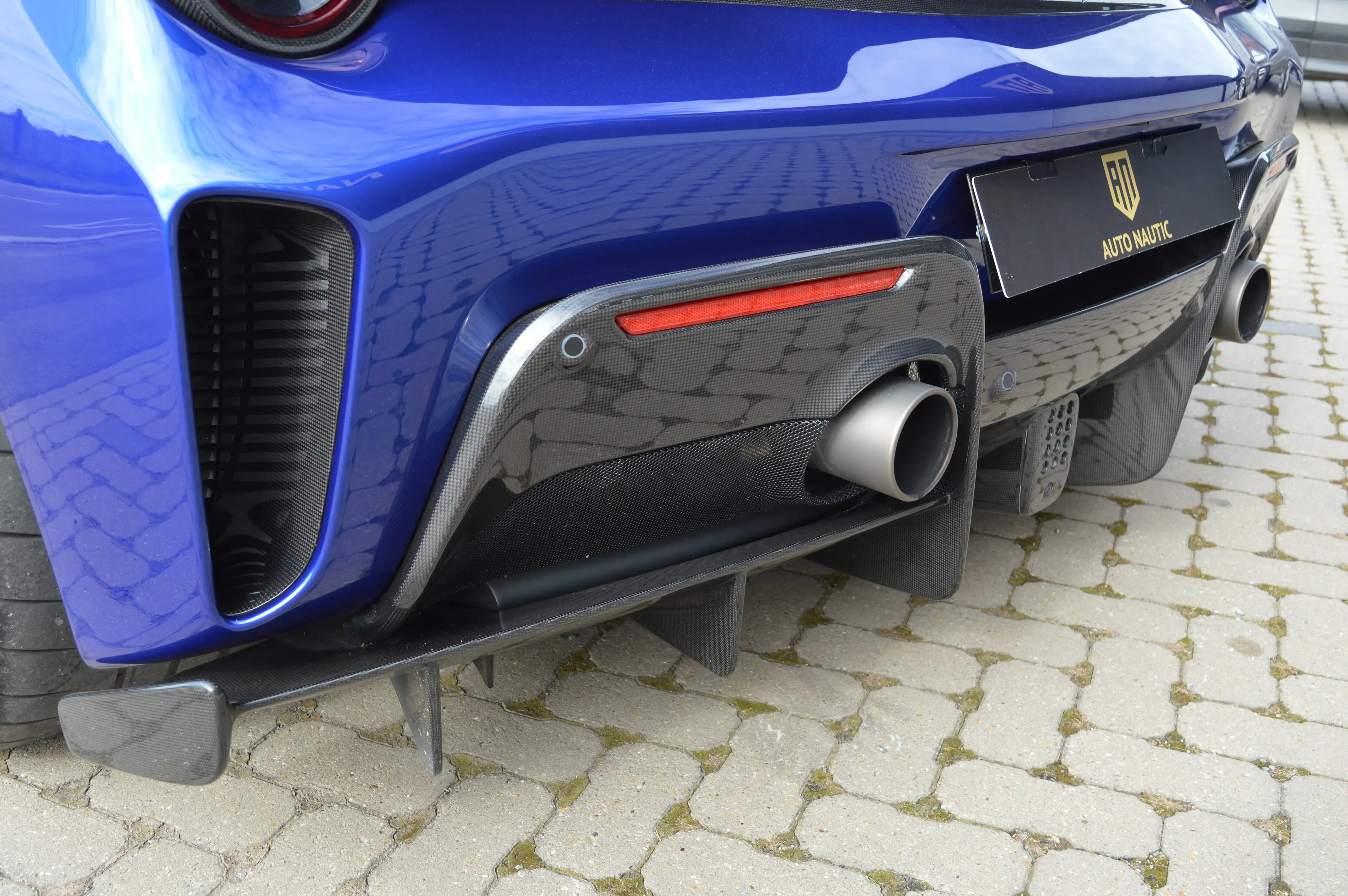 Ferrari 488 Pista 3.9i Turbo V8 TAILOR MADE ! - 9.000 km — photo 6