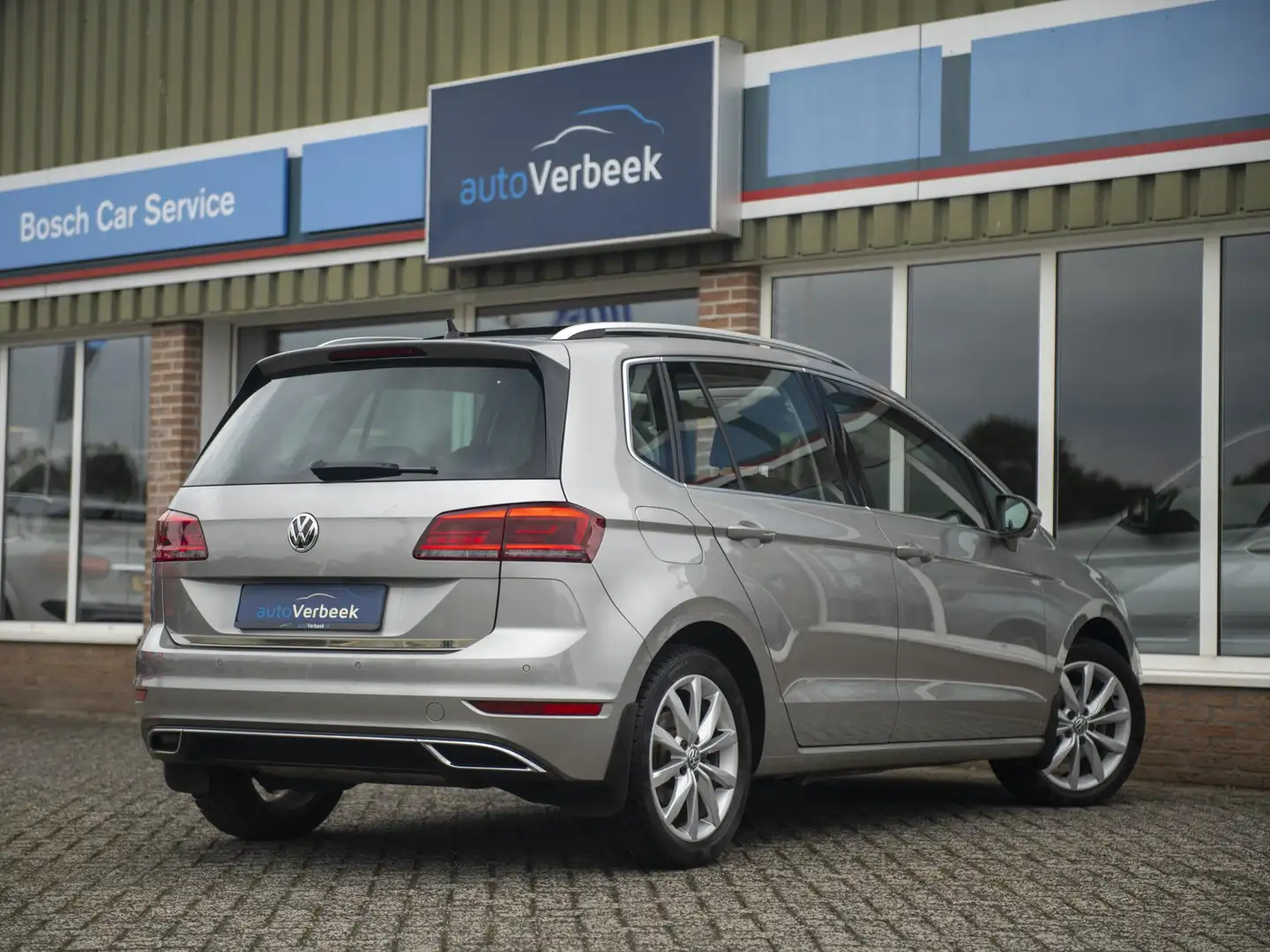 Volkswagen Golf Sportsvan 1.5TSi 150pk ACT DSG Highline Edition | Navigatie Argento - 2