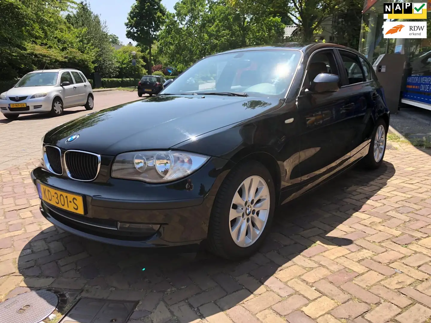 BMW 116 1-serie 116i Business Line Zwart - 1