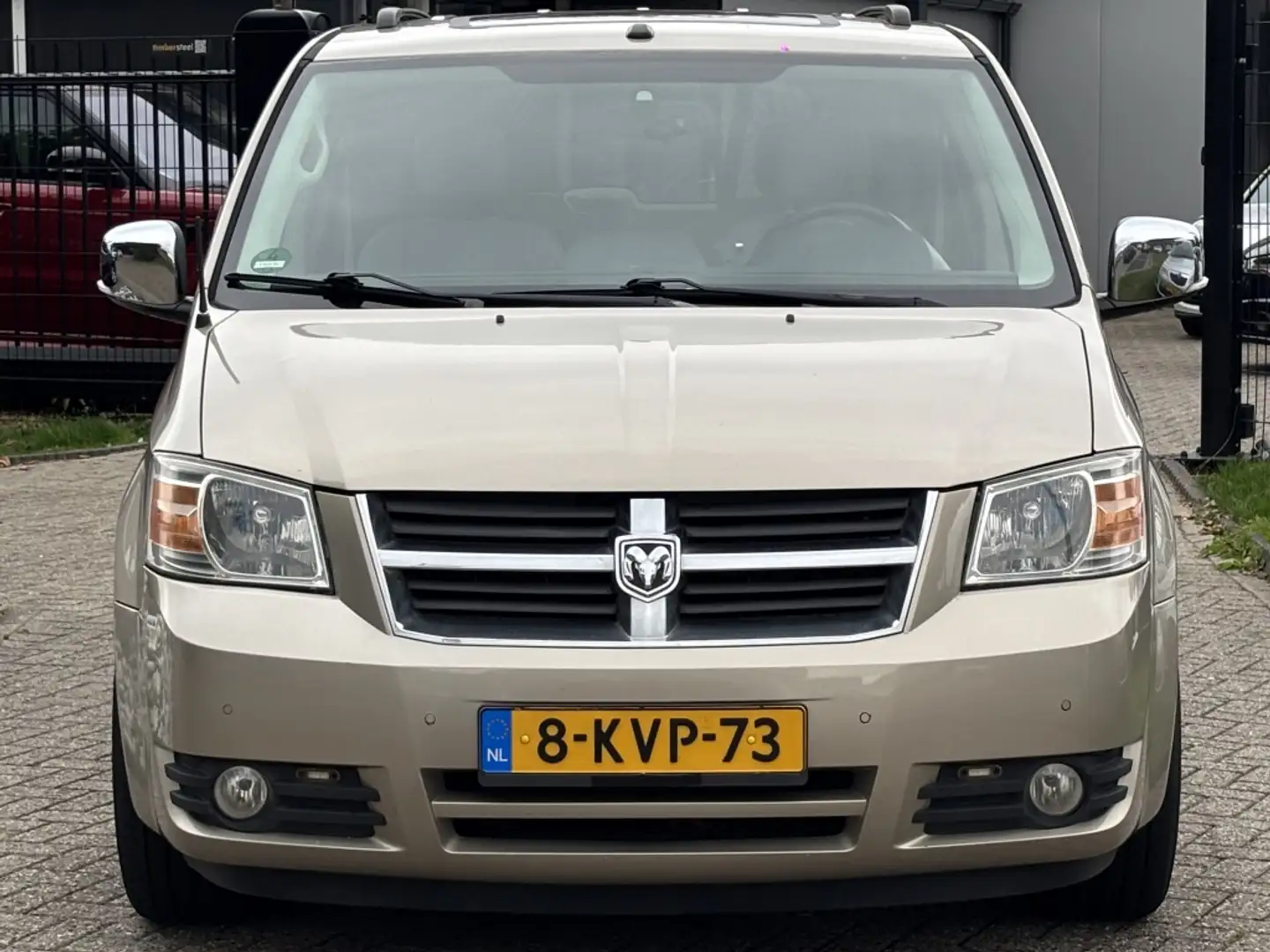 Dodge Grand Caravan 4.0 V6 Aut 2008 7-Persoons Trekhaak Beige - 2