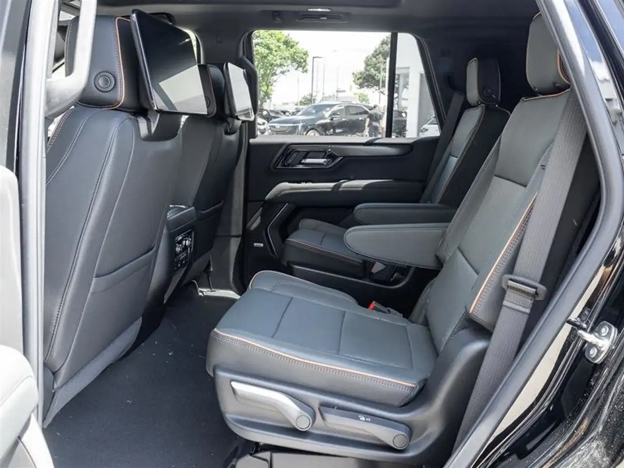 GMC Yukon photo GMC Yukon