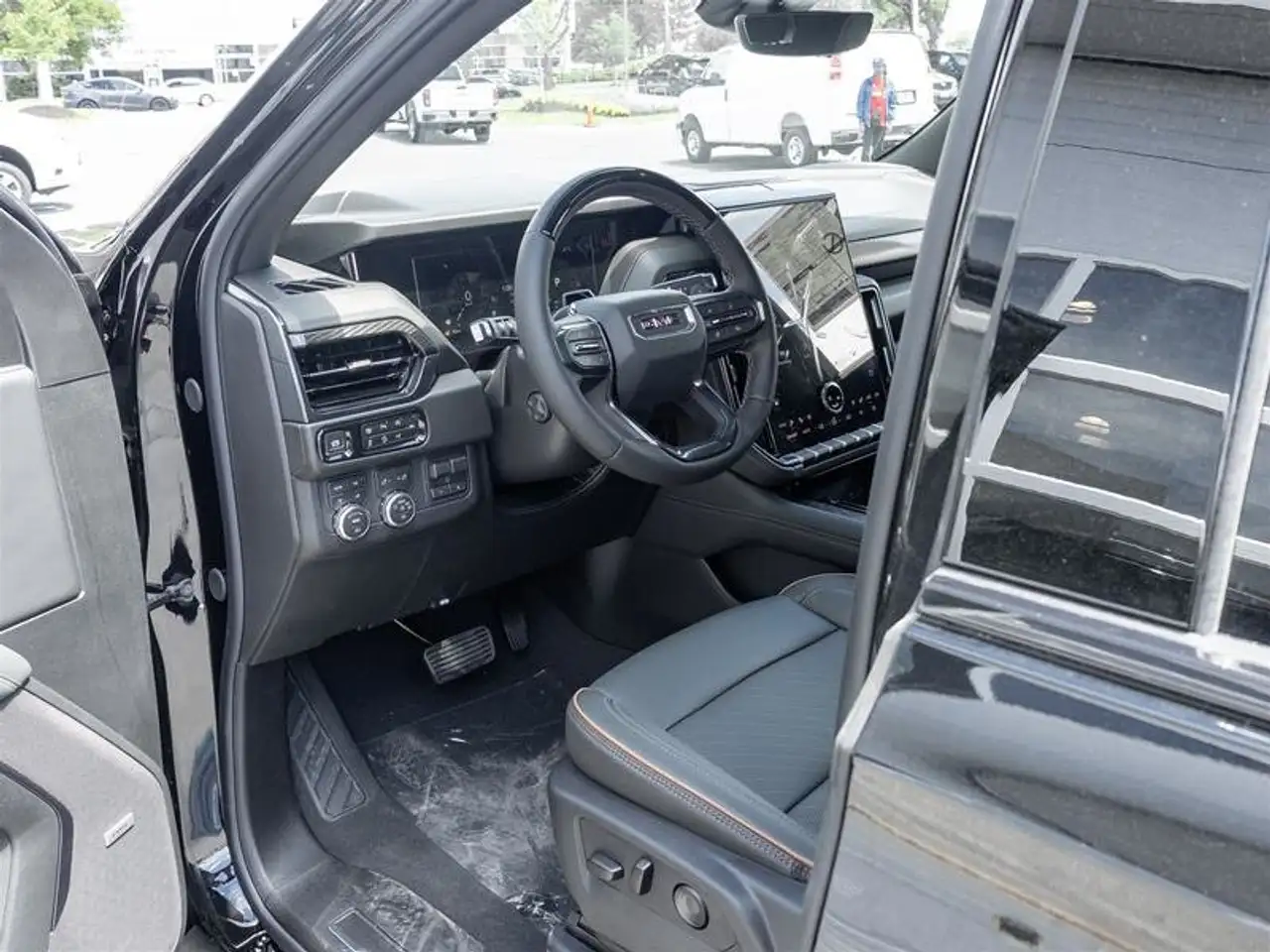 GMC Yukon photo GMC Yukon