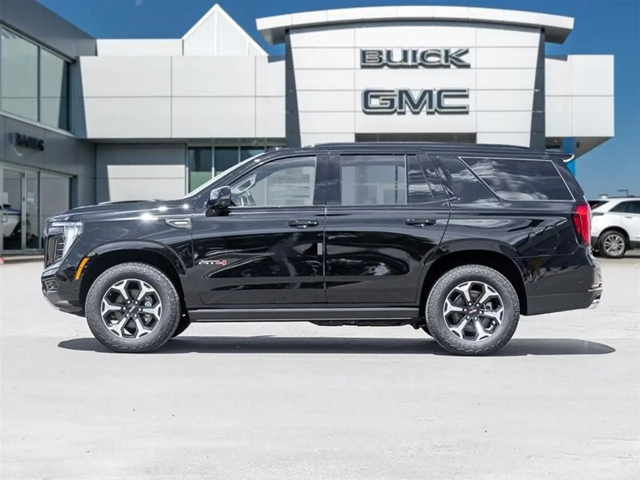 GMC Yukon photo GMC Yukon