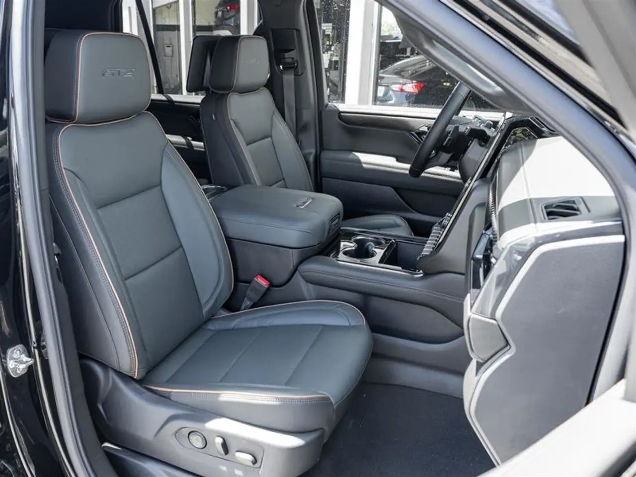 GMC Yukon photo GMC Yukon