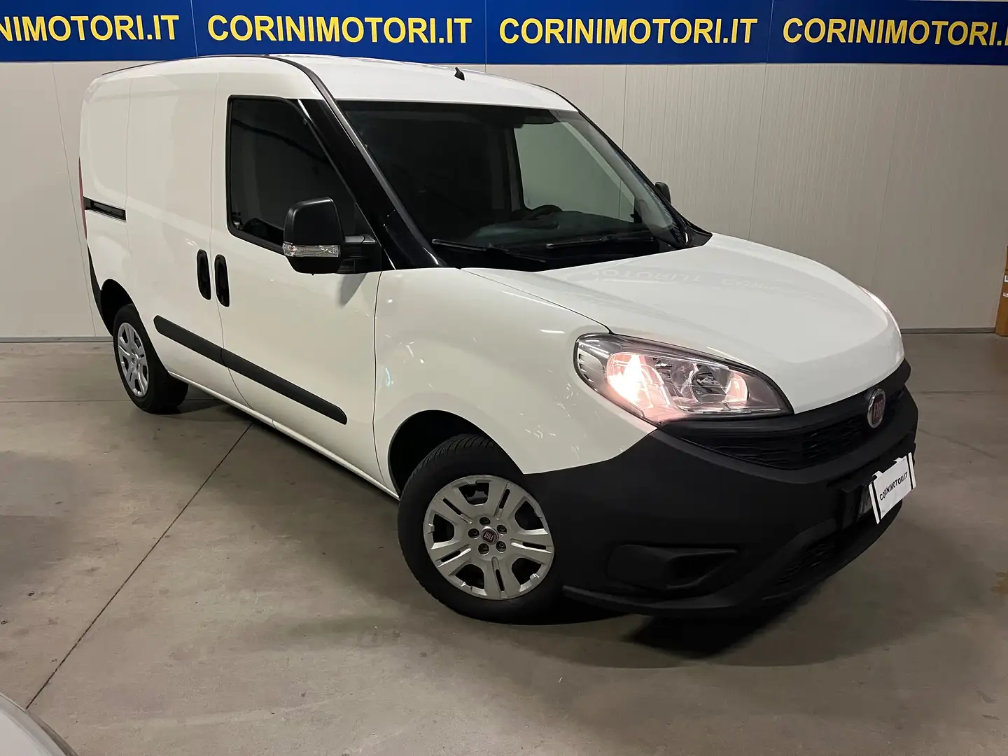 Fiat Doblo Doblo Cargo 1.3 mjt 16v Белый - 1