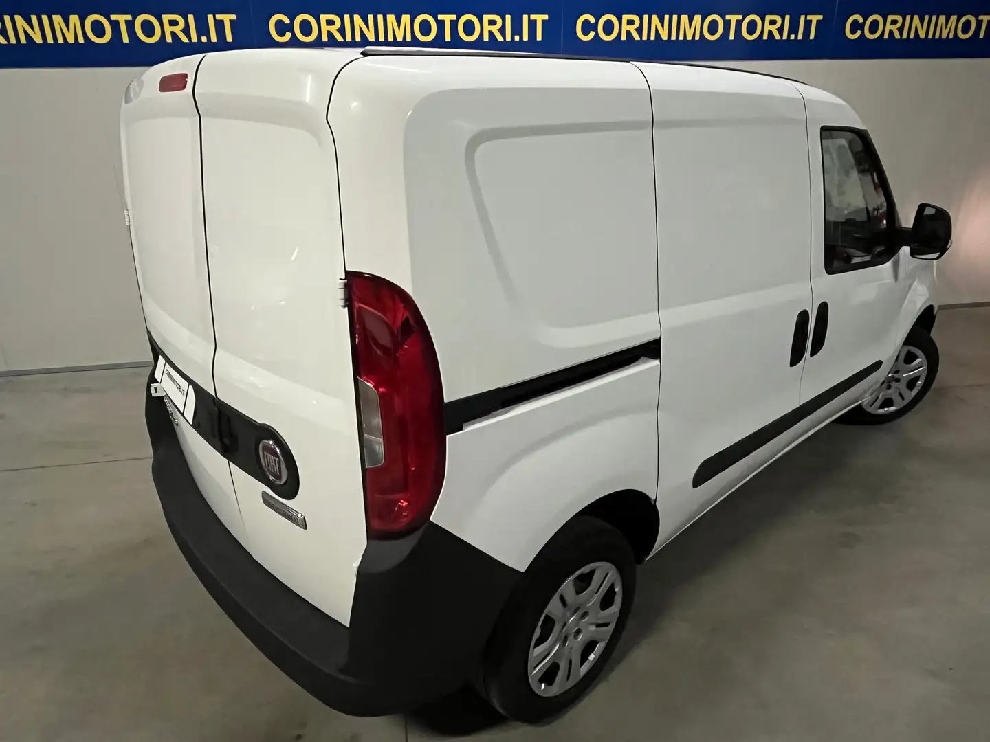 Fiat Doblo Doblo Cargo 1.3 mjt 16v Белый - 2