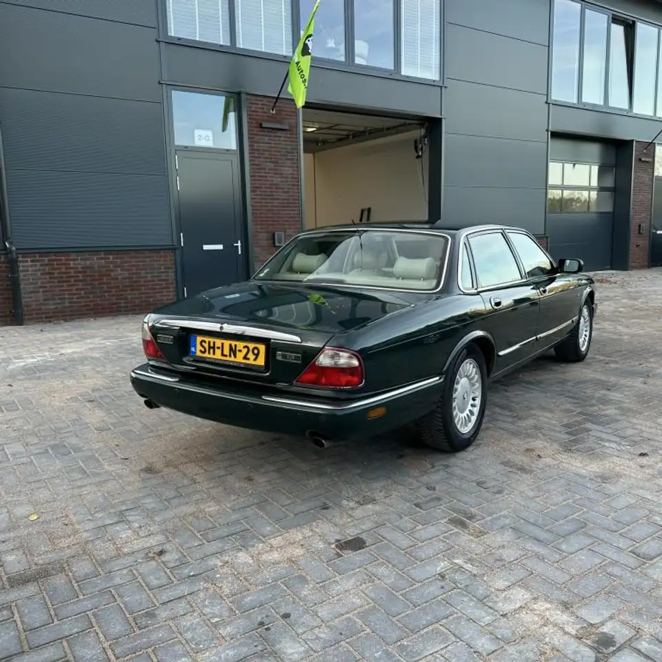 Jaguar Sovereign