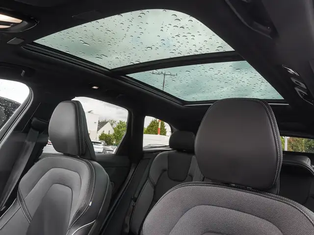 Volvo XC60 view 8