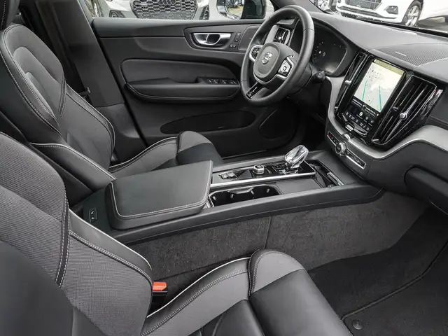 Volvo XC60 view 9