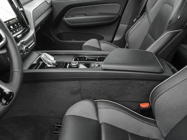 Volvo XC60 view 14
