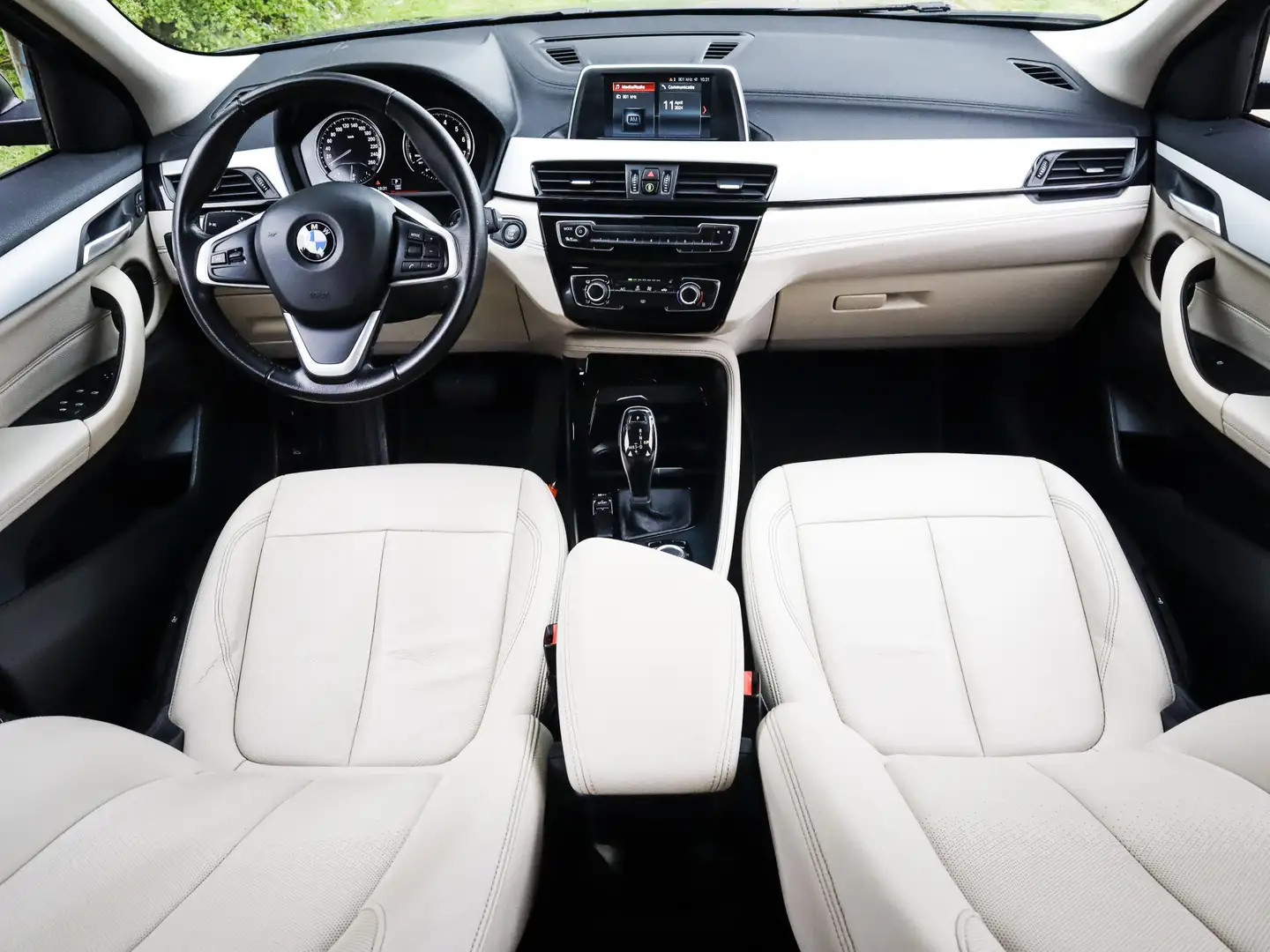 BMW X2 S-Drive18i Business Edition (141PK) 1e-Eig, Keurig Blauw - 2