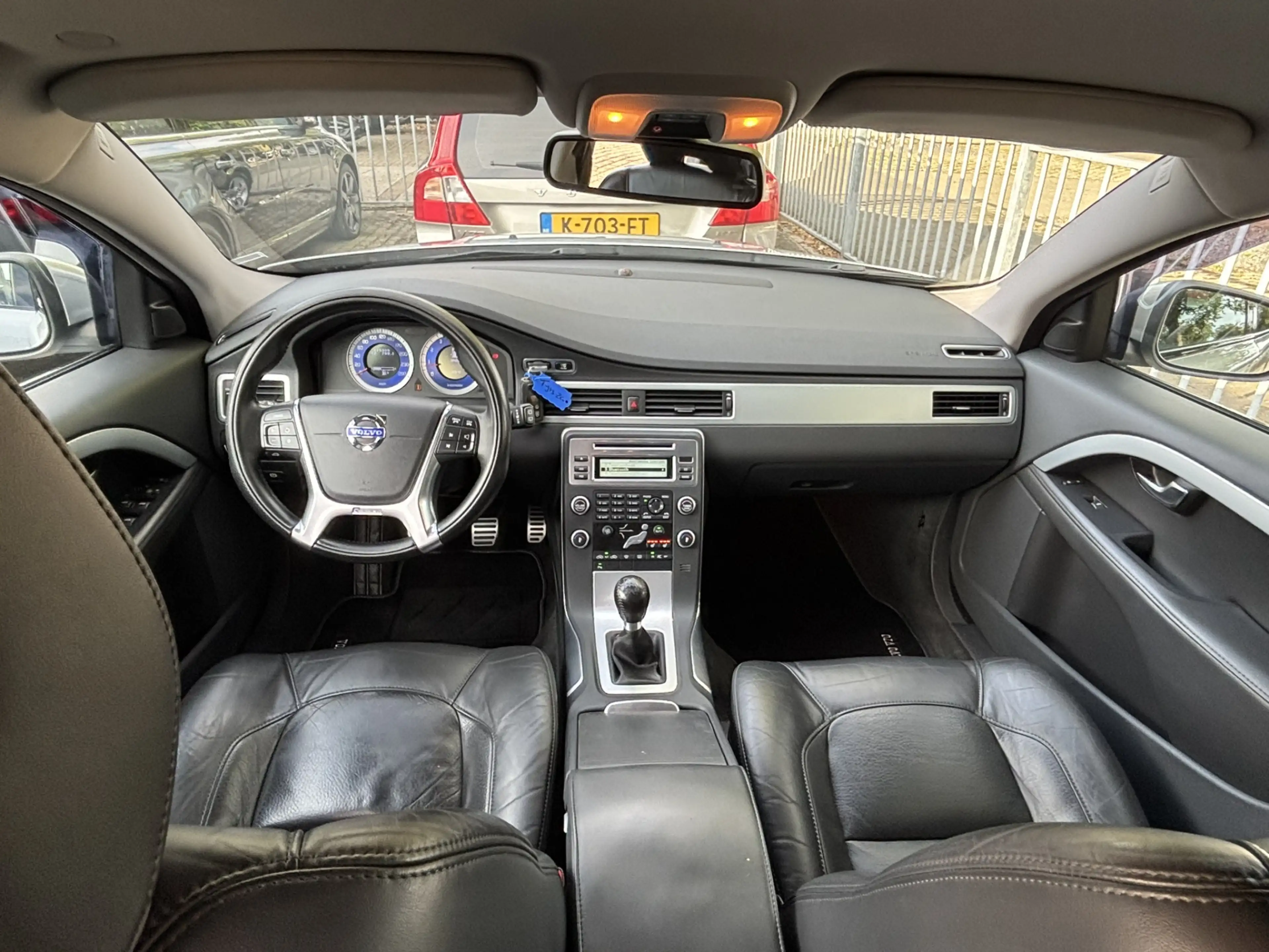 Volvo V70 2.5FT 231pk R-Design vijf cilinder Xenon — photo 2