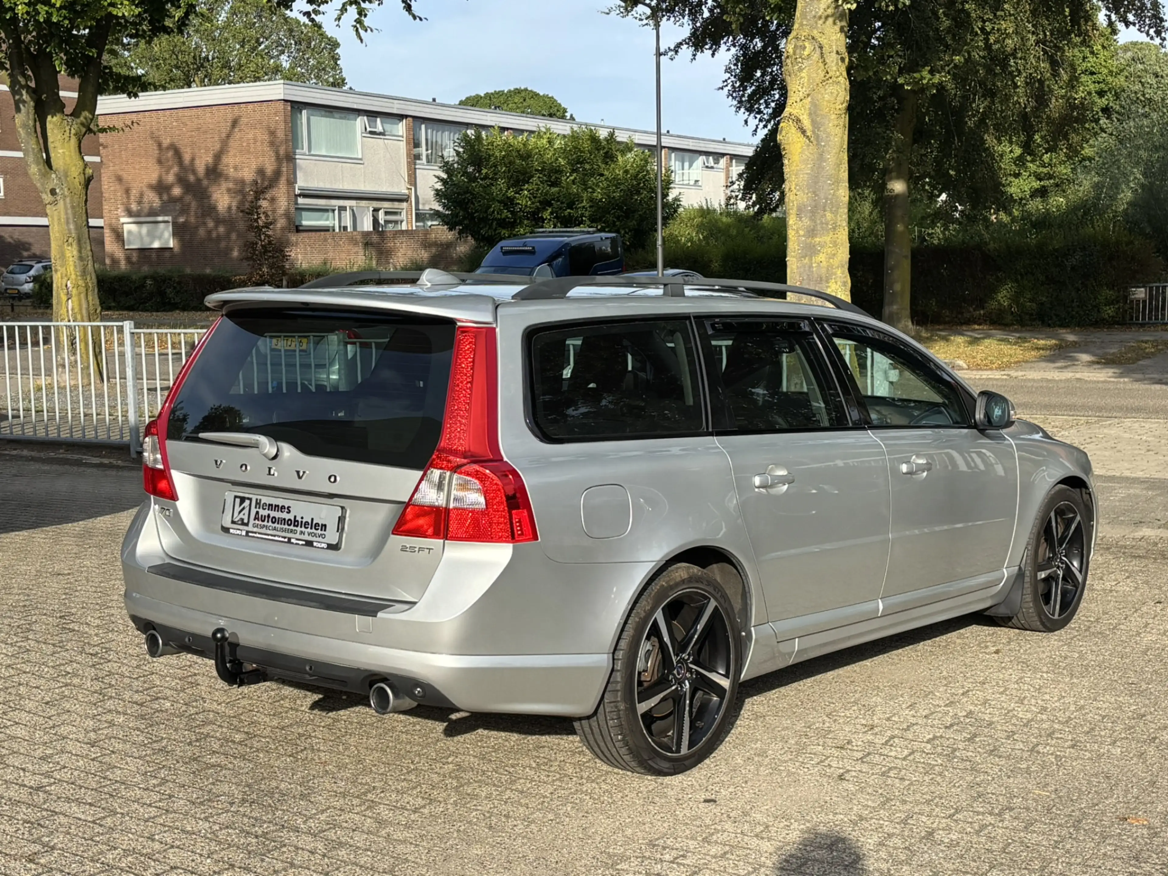Volvo V70 2.5FT 231pk R-Design vijf cilinder Xenon — photo 8