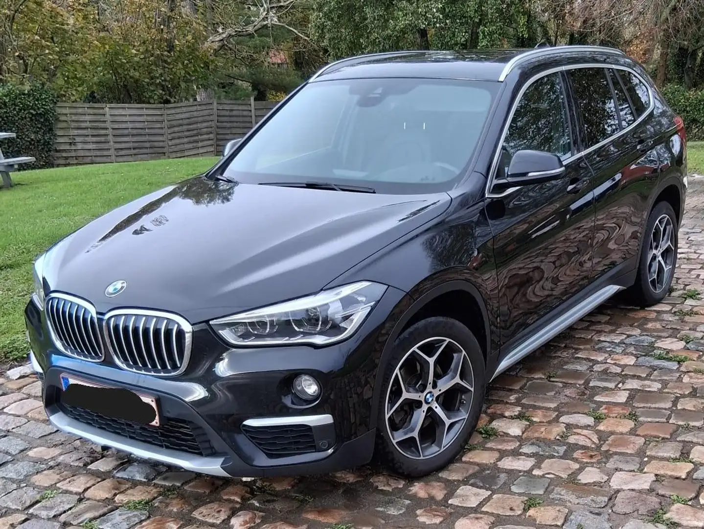 BMW X1 X1 sDrive18i Aut. xLine Noir - 1