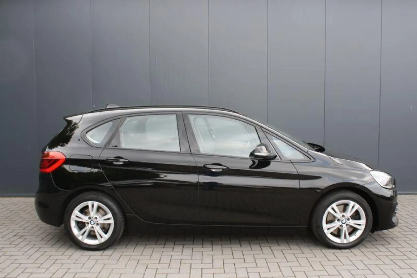 BMW 2 Serie Active Tourer- TREKHAAK - NAVIGATIE- LEDER Noir - 2