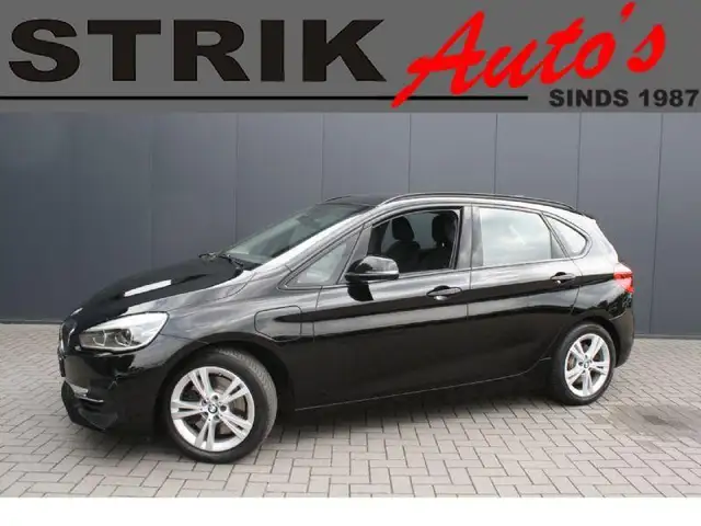 BMW 2 Serie Active Tourer- TREKHAAK - NAVIGATIE- LEDER