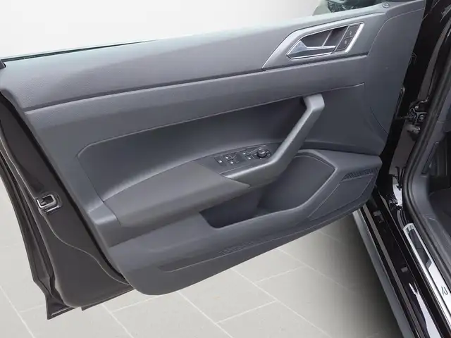 Volkswagen Polo view 14