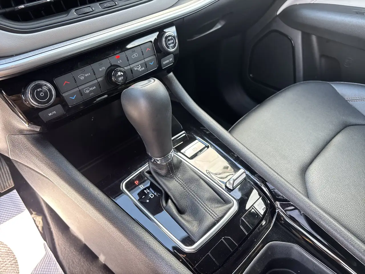 Jeep Compass photo Jeep Compass