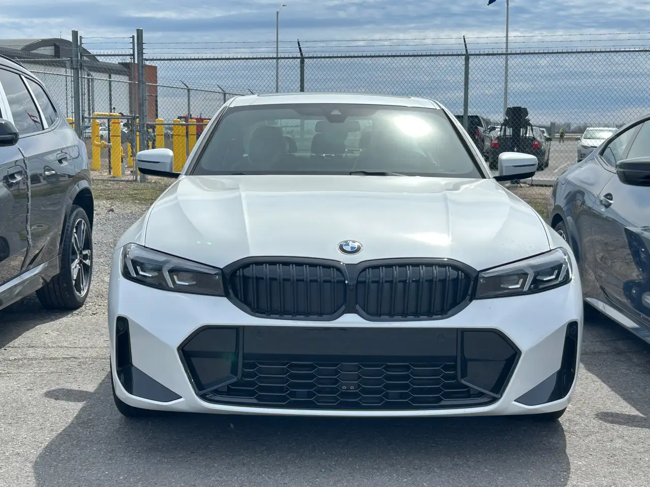 BMW 3 Series снимка BMW 3 Series