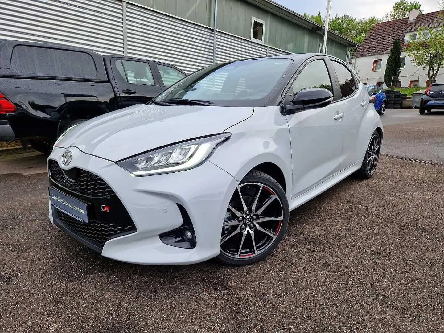 Toyota Yaris Hybrid 5-Türer 130 1.5 VVT-i GR SPORT Szürke - 1