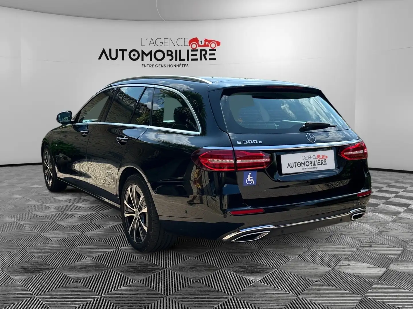 Mercedes-Benz E 300 PHEV Garantie 1 jaar kan tot 5 jaar Negro - 1