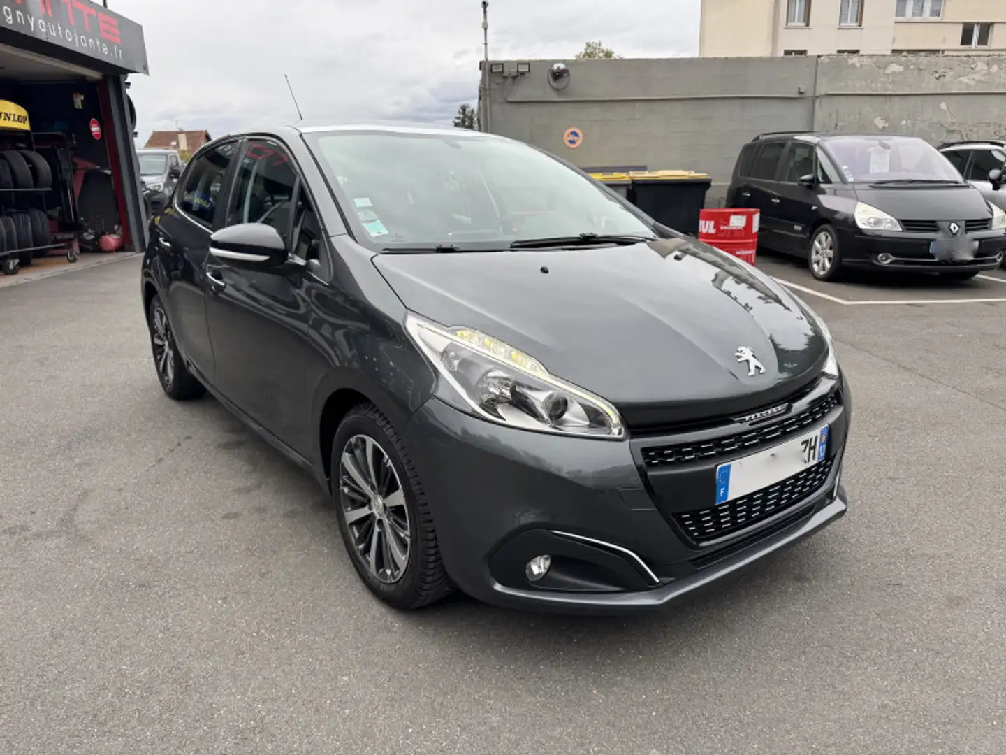Peugeot 208 1.2 PURETECH 82CH ACTIVE 5P TOIT PANORAMIQUE + CAMERA Gris - 2