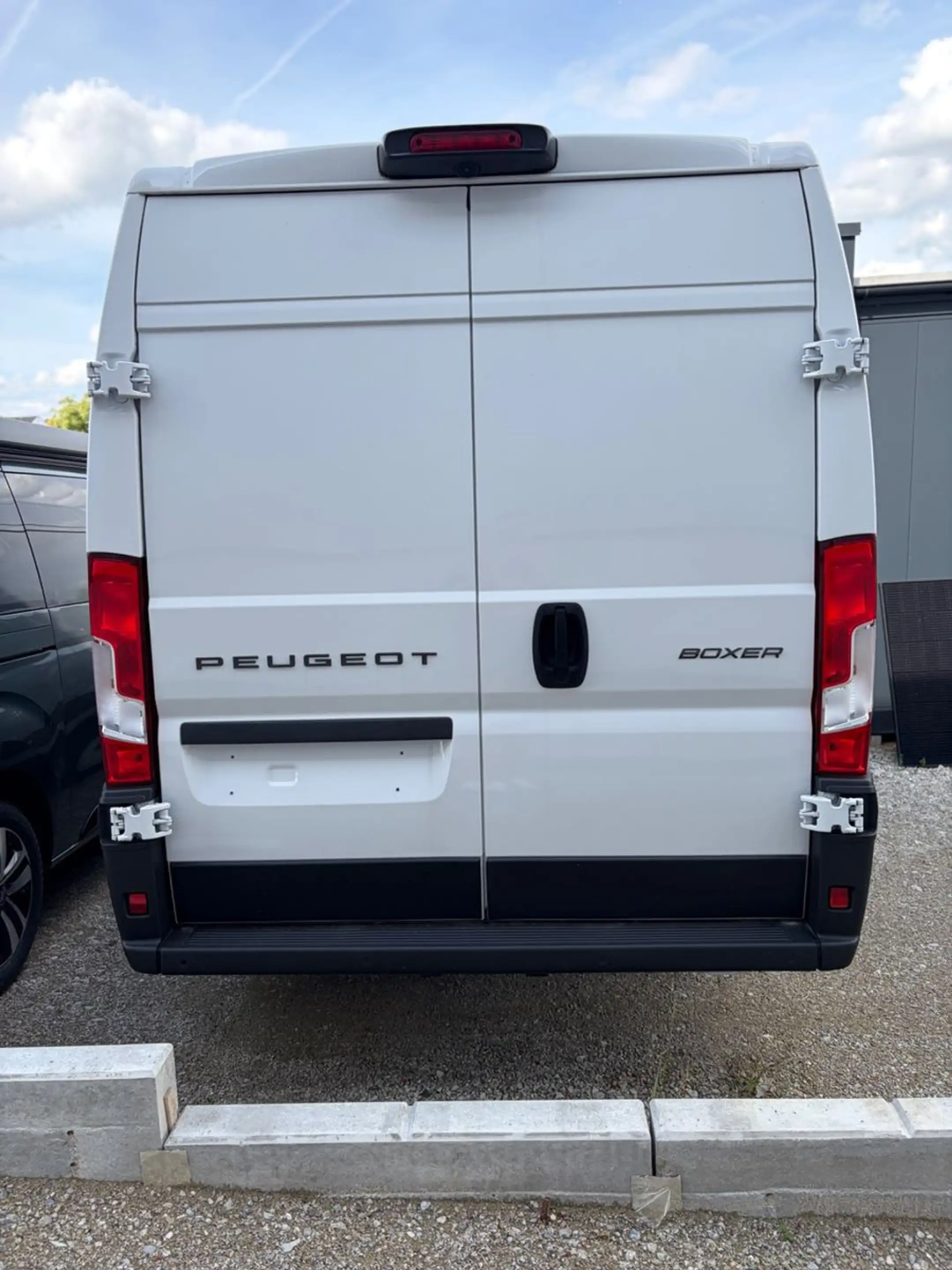 Peugeot Boxer Kasten Hochraum 435 L4H2 Heavy BlueHDi 140 — photo 4