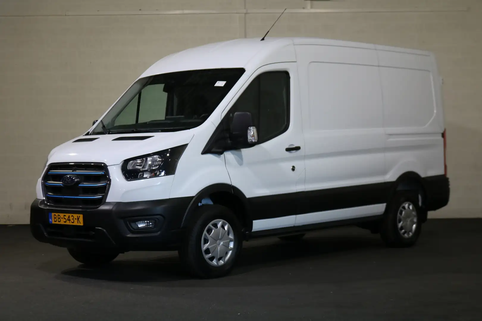 Ford E-Transit 350 L2 H2 Trend 68 kWh Wit - 1