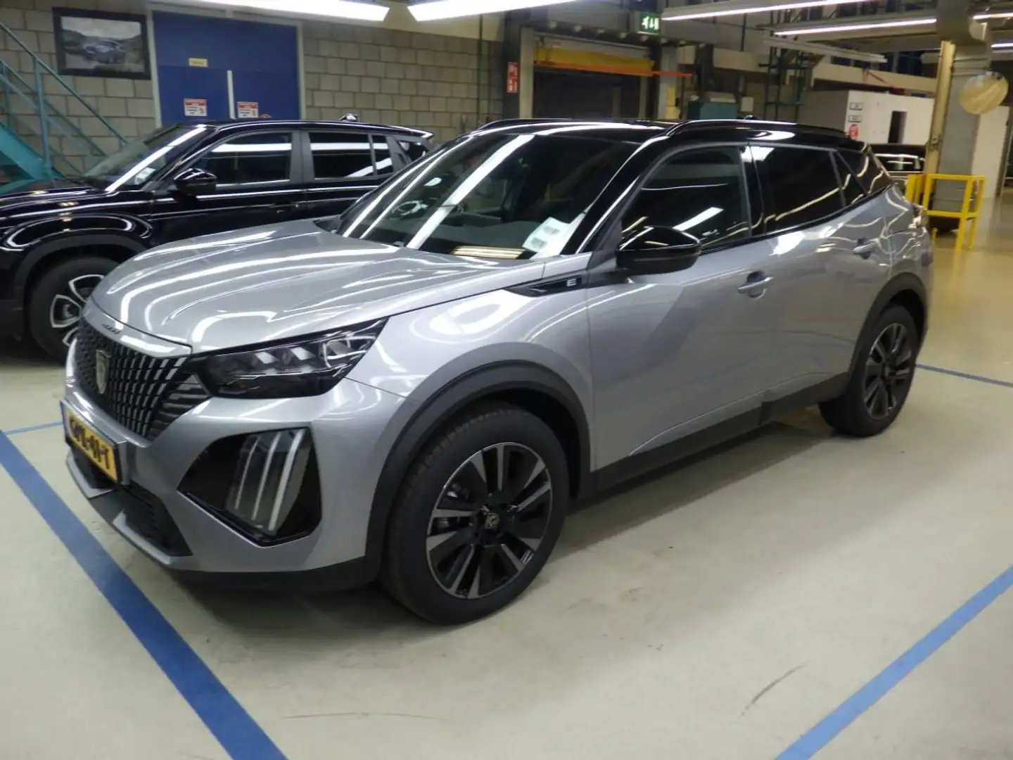 Peugeot e-2008 EV GT 54 kWh 156pk | Schuif-/Kanteldak | Adaptive Gri - 1