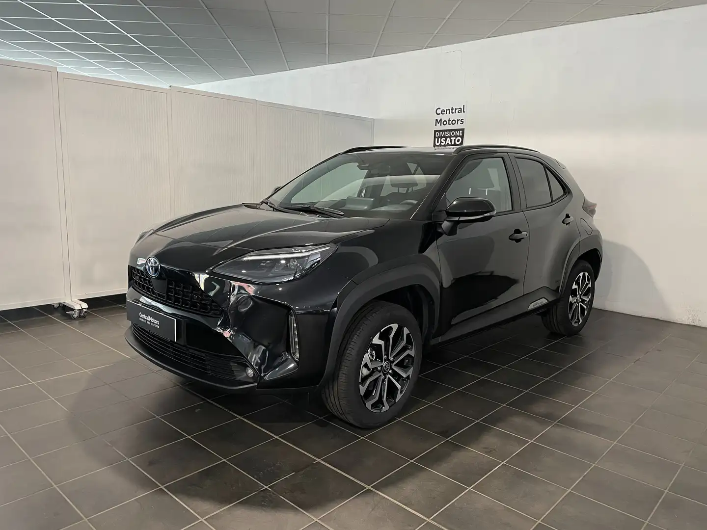 Toyota Yaris Cross Yaris Cross 1.5h Lounge awd-i 116cv e-cvt Nero - 1