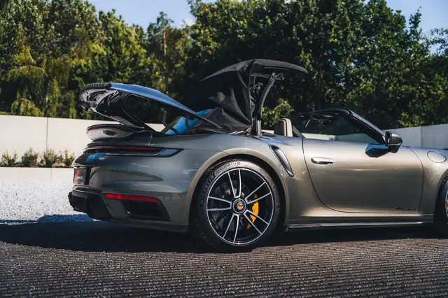 Porsche 992 view 10