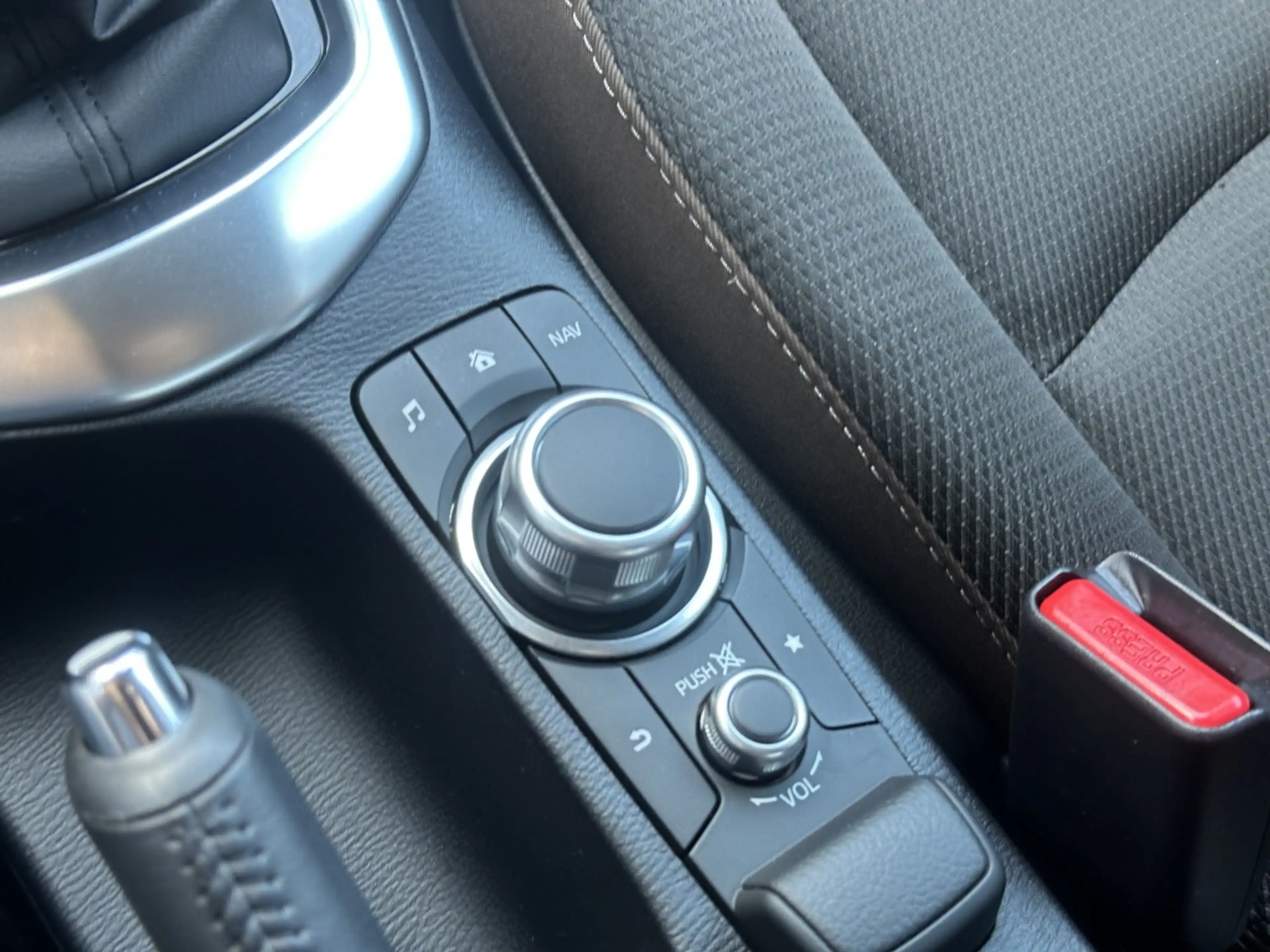 Mazda 2 1.5 Skyactiv-G Style Selected — photo 24
