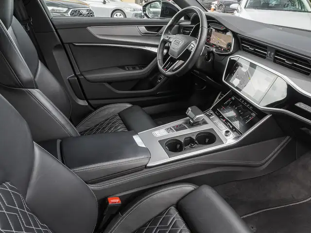 Audi A6 view 9